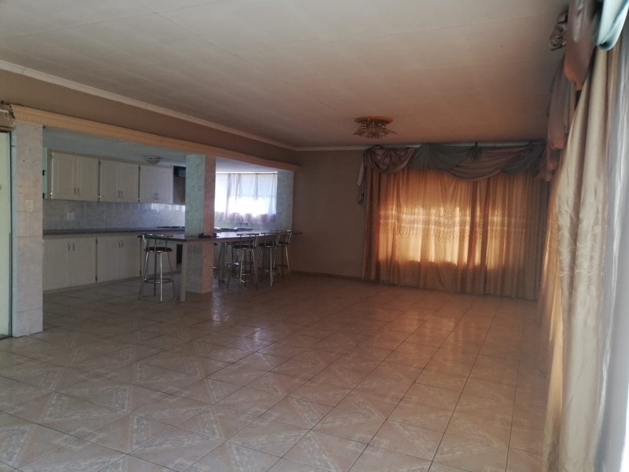 5 Bedroom Property for Sale in Stilfontein Ext 3 North West